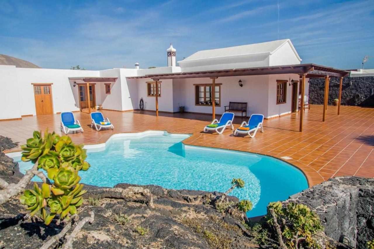 Вилла Casa Lola Lanzarote Piscina Climatizada Y Wifi Free Сан-Бартоломе Экстерьер фото