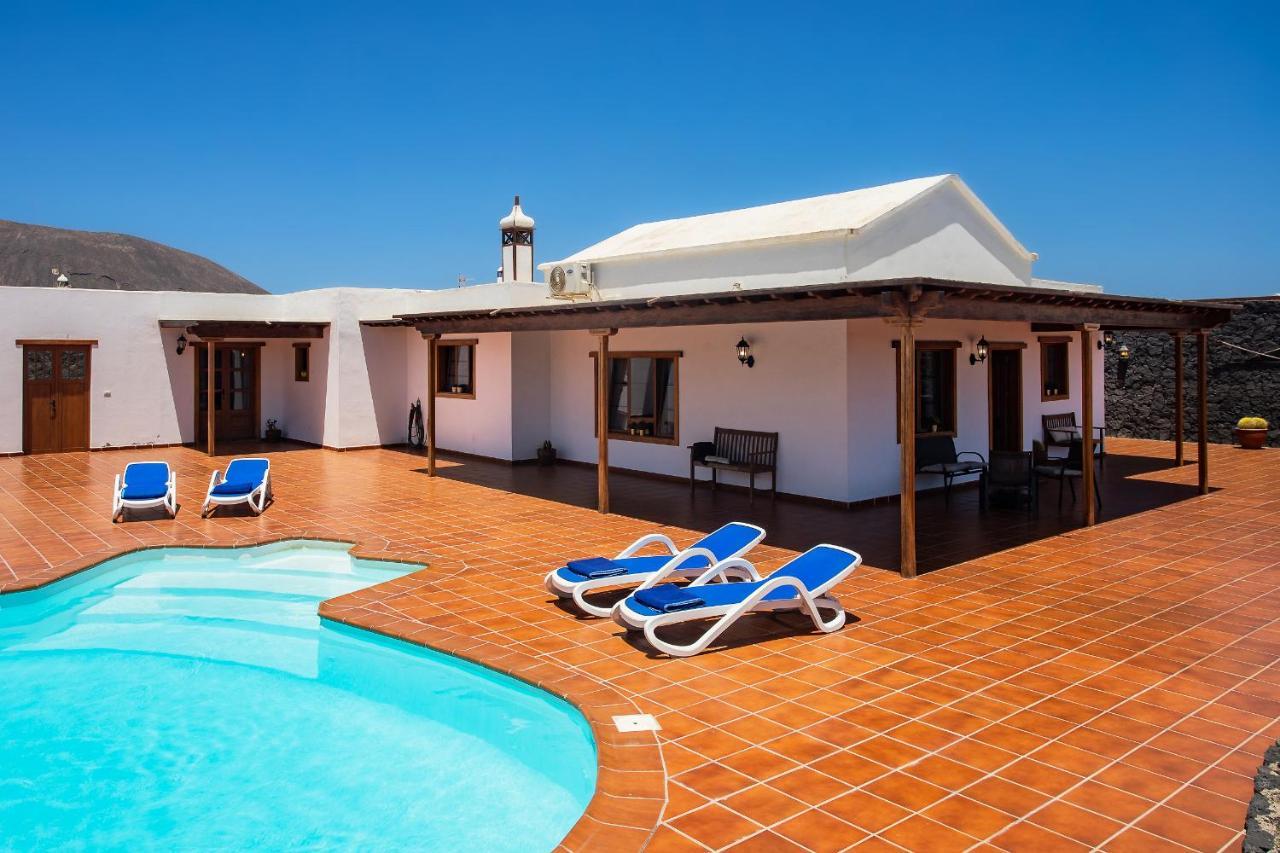 Вилла Casa Lola Lanzarote Piscina Climatizada Y Wifi Free Сан-Бартоломе Экстерьер фото