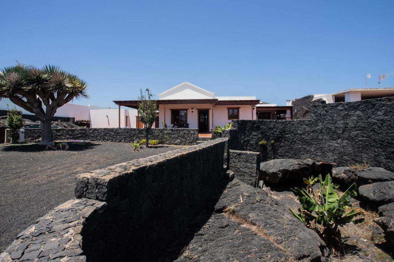 Вилла Casa Lola Lanzarote Piscina Climatizada Y Wifi Free Сан-Бартоломе Экстерьер фото